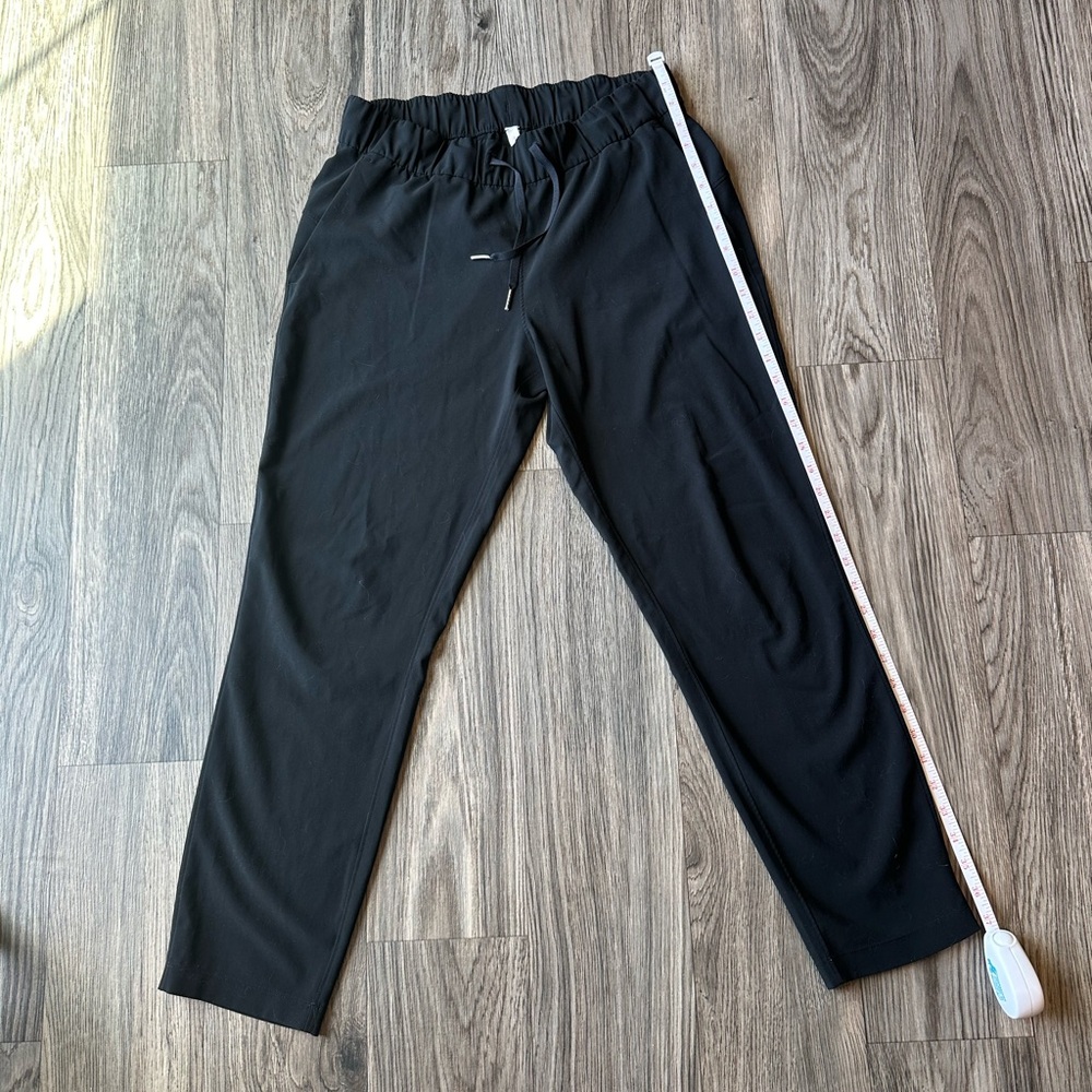 Women’s size 8 black lululemon pants